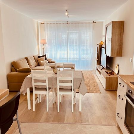 Premio Real 18 Apartment Gijon Exterior photo